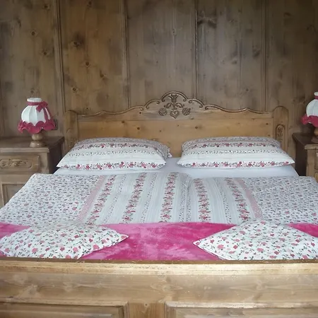 Garni Toni Otel Urtijëi